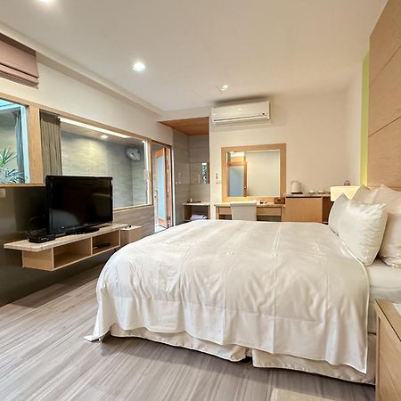 Yage Hotspring House Bed & Breakfast Джиаоси Екстериор снимка