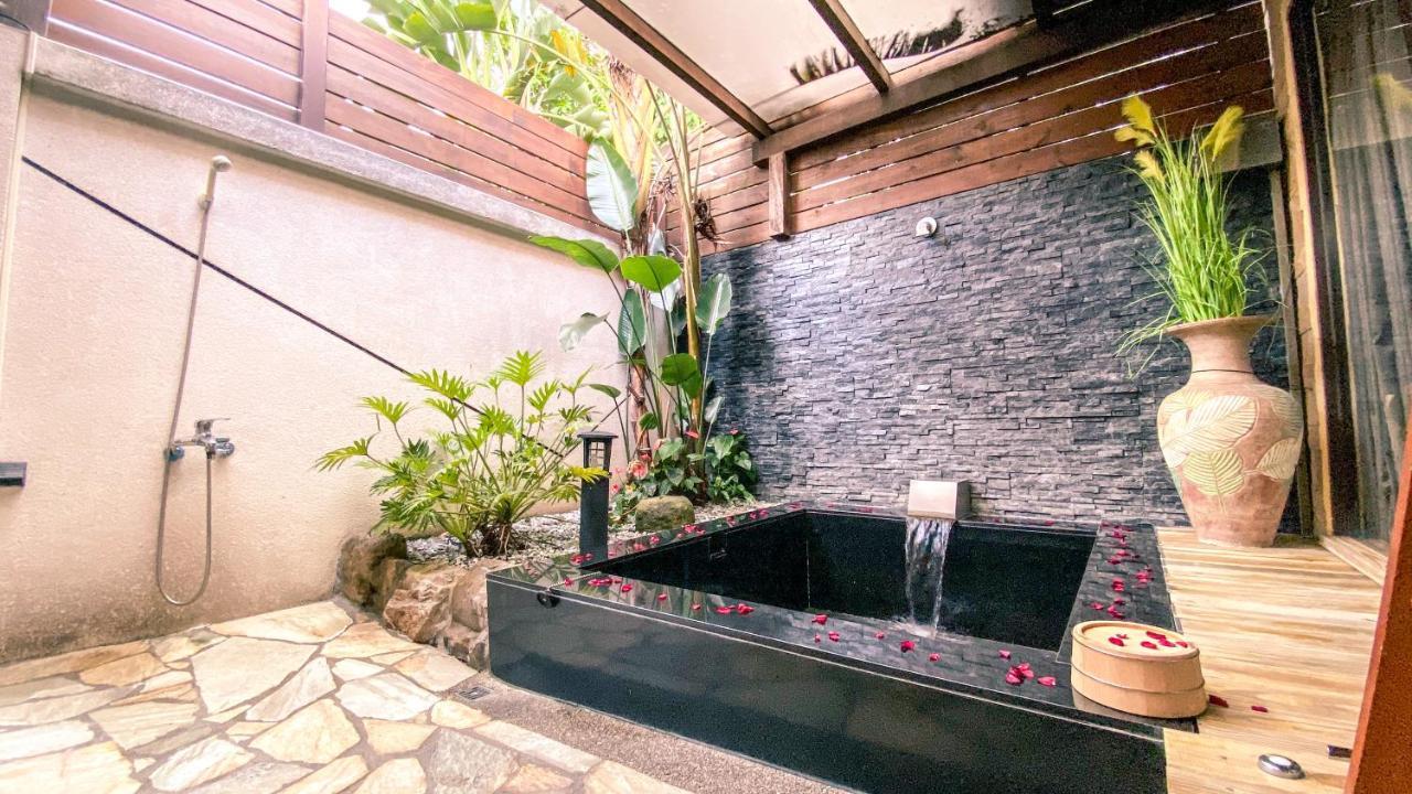 Yage Hotspring House Bed & Breakfast Джиаоси Екстериор снимка