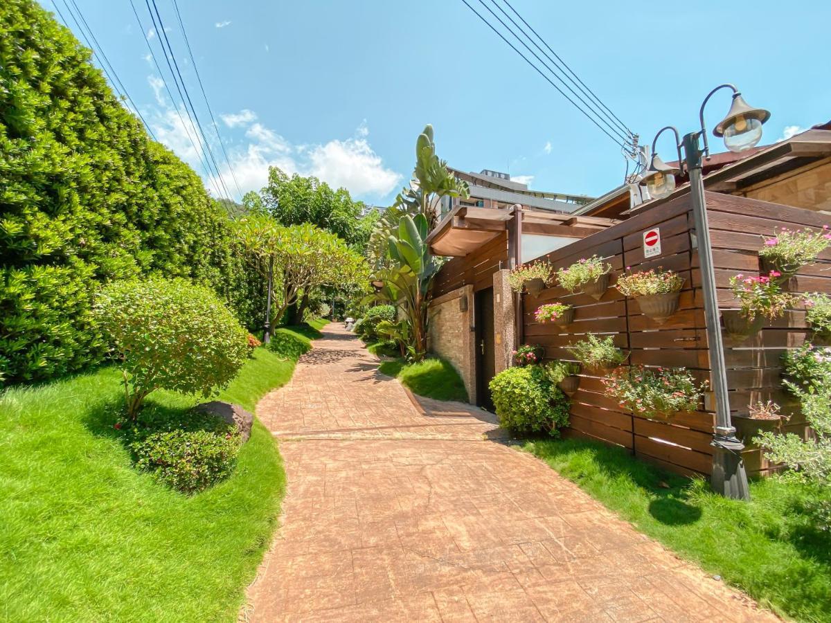Yage Hotspring House Bed & Breakfast Джиаоси Екстериор снимка