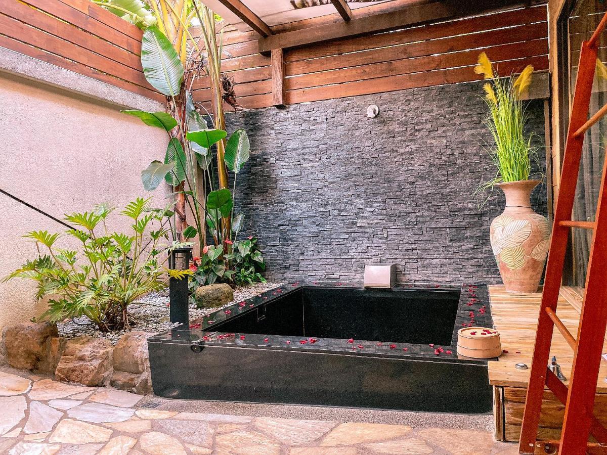 Yage Hotspring House Bed & Breakfast Джиаоси Екстериор снимка