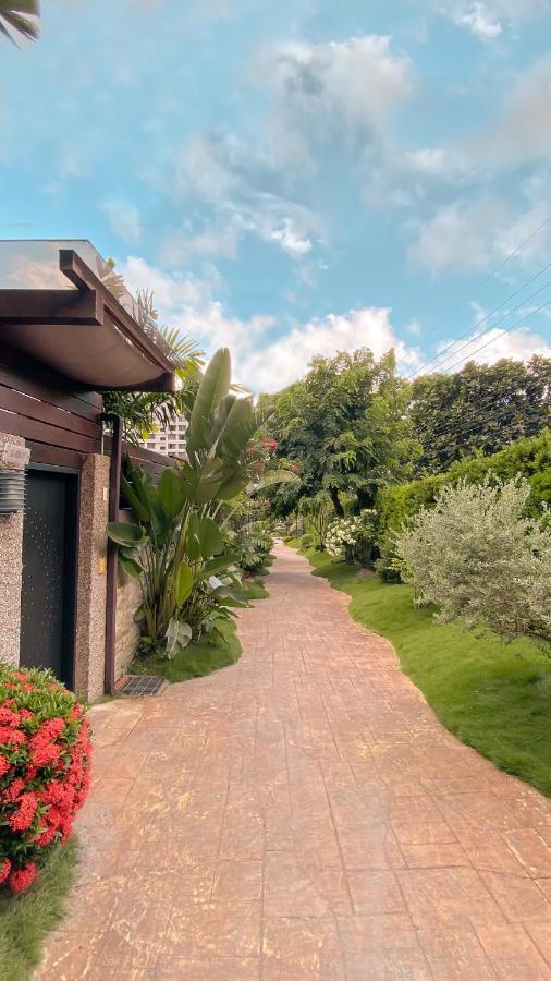 Yage Hotspring House Bed & Breakfast Джиаоси Екстериор снимка