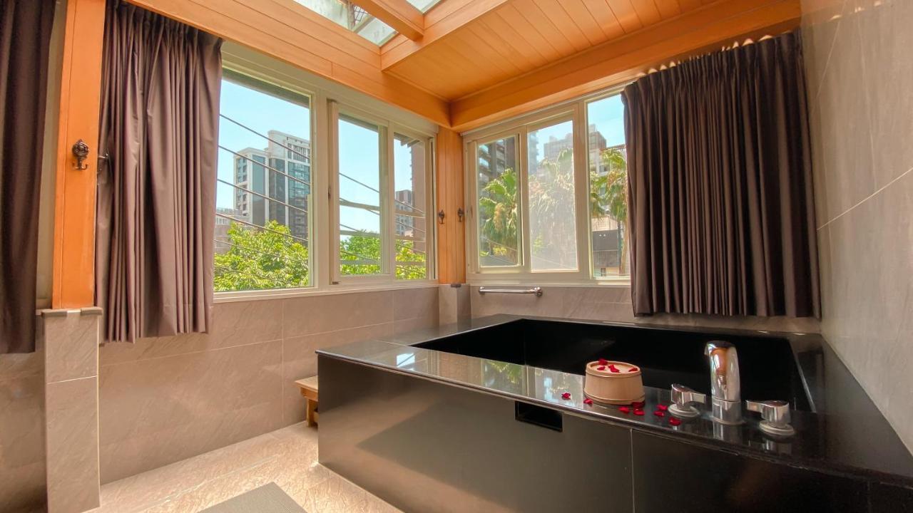 Yage Hotspring House Bed & Breakfast Джиаоси Екстериор снимка