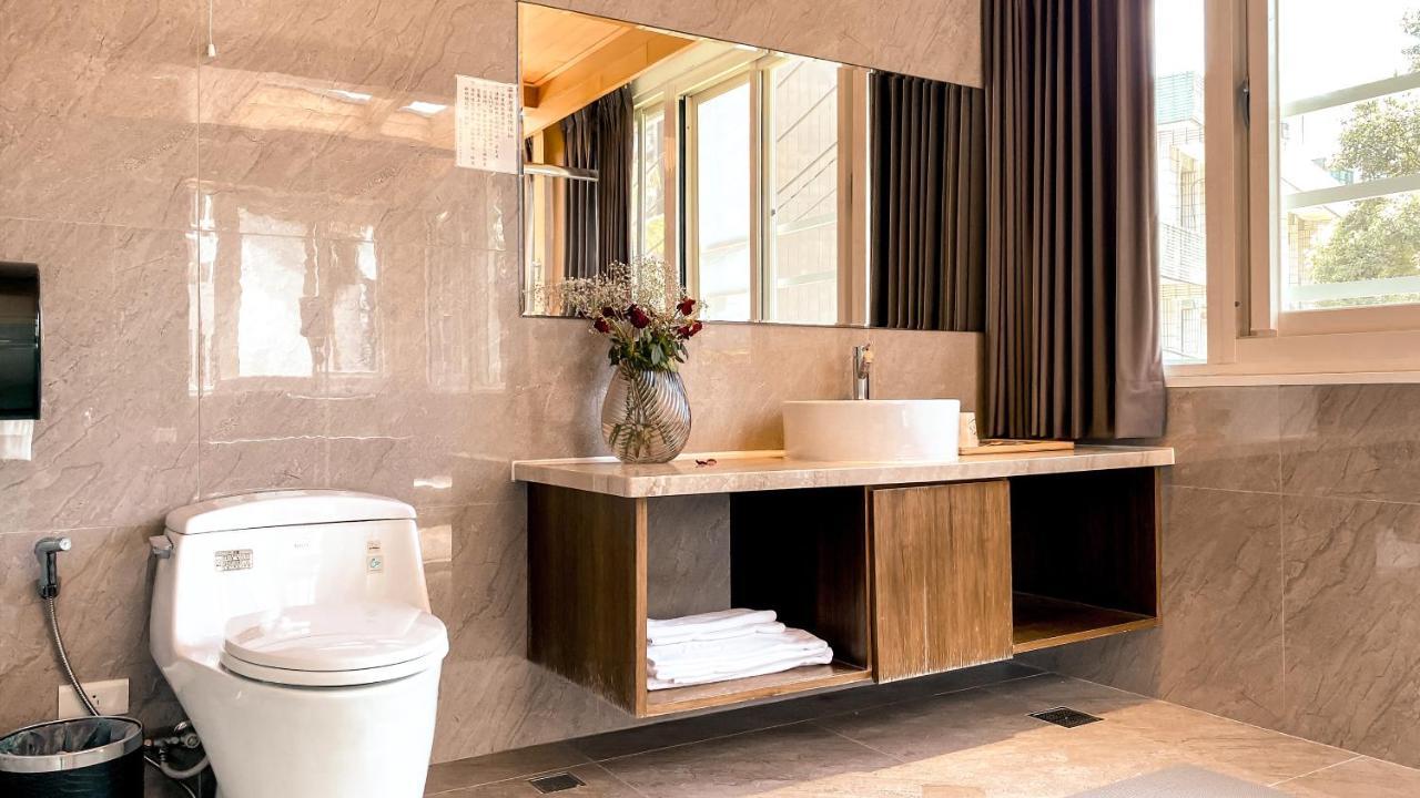 Yage Hotspring House Bed & Breakfast Джиаоси Екстериор снимка