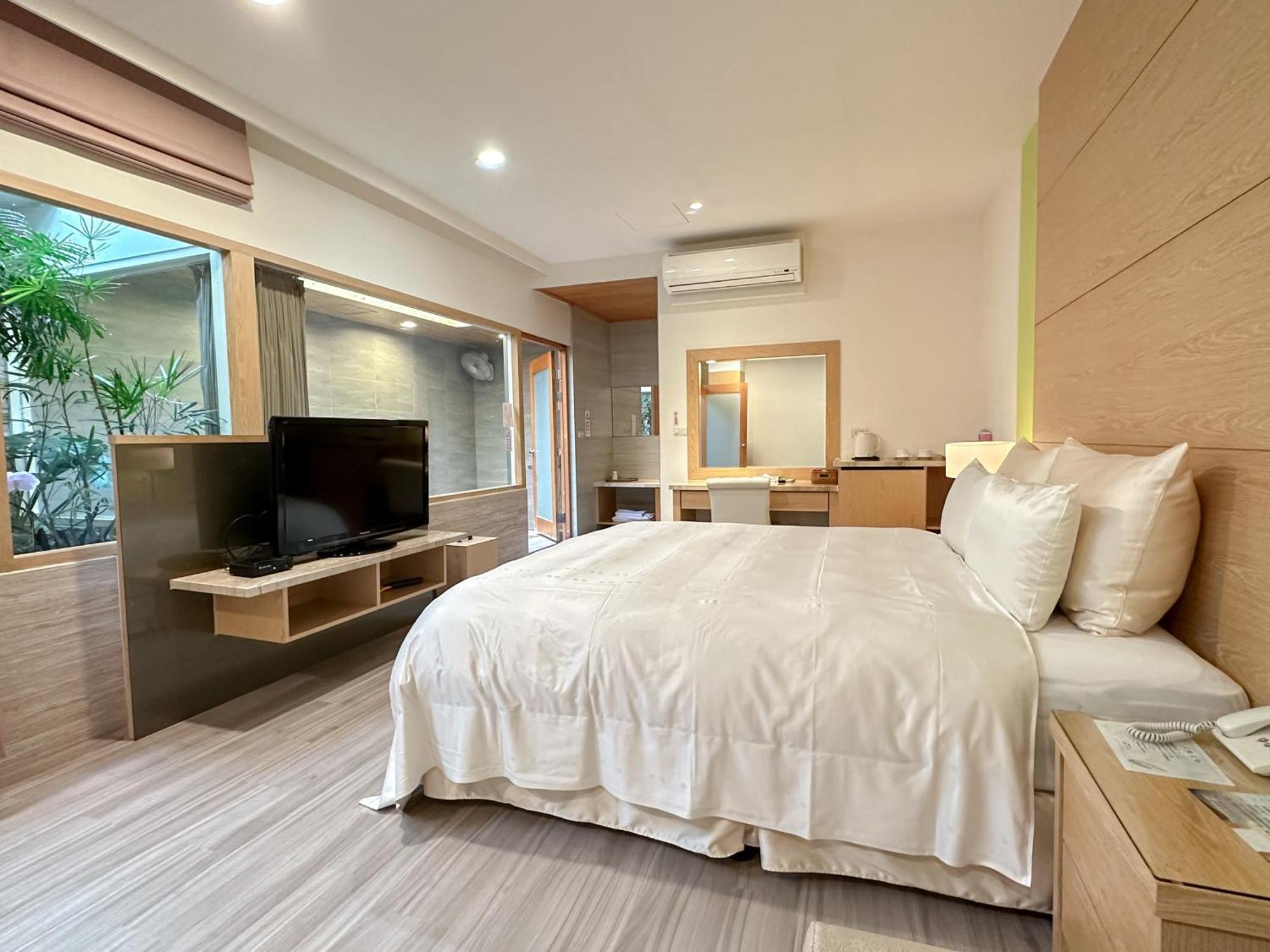 Yage Hotspring House Bed & Breakfast Джиаоси Екстериор снимка