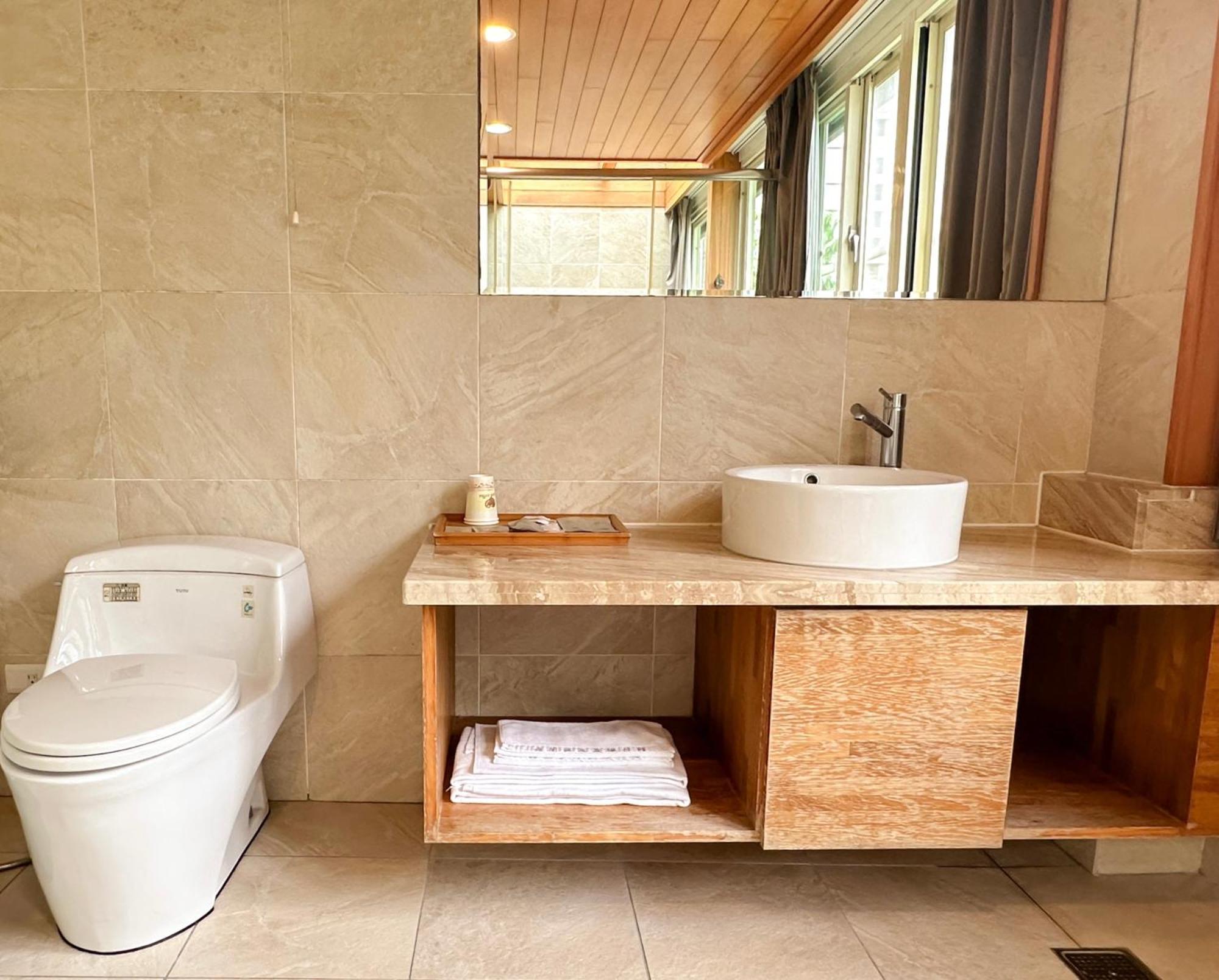 Yage Hotspring House Bed & Breakfast Джиаоси Екстериор снимка