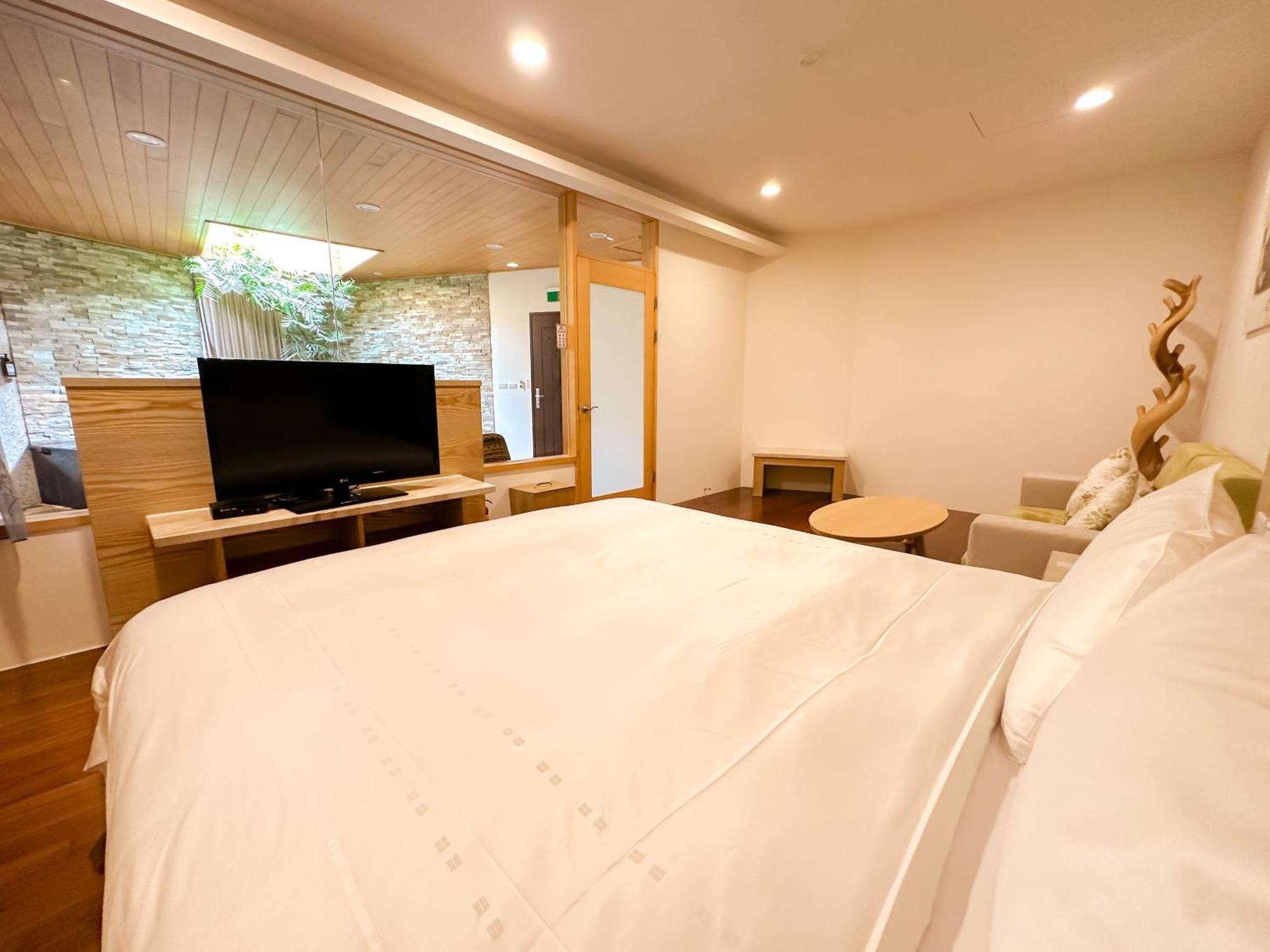 Yage Hotspring House Bed & Breakfast Джиаоси Екстериор снимка